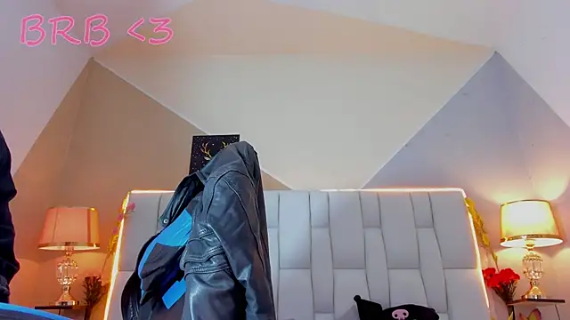 MilkWhore1 online show from September 27, 2025, 12:22 pm