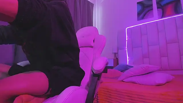 MilkWhore1 online show from March 31, 2026, 8:33 pm