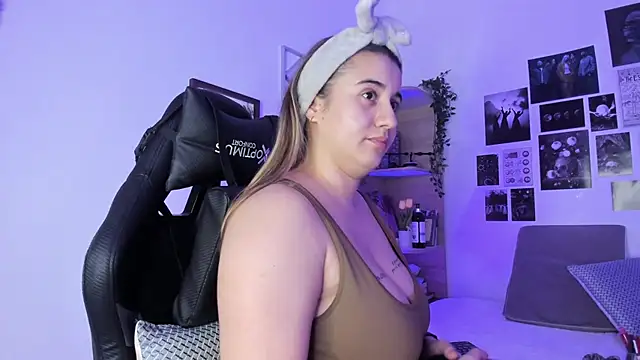 Lana Herondale online show from October 11, 2025, 9:05 pm