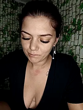 LadyNora online show from November 10, 2025, 8:41 am