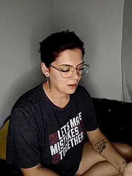 LadyNora online show from April 3, 2026, 8:04 pm