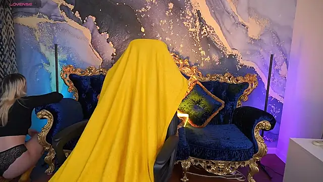 LilElfie online show from October 22, 2025, 7:46 pm