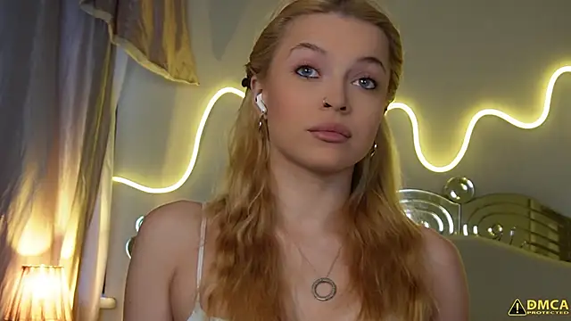 kellypeachcake online show from November 19, 2025, 5:18 am