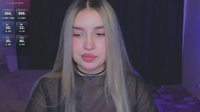 Snapshot of RoxyChill chatting on September 26, 2025, 7:32 pm RoxyChill online show from September 26, 2025, 7:32 pm