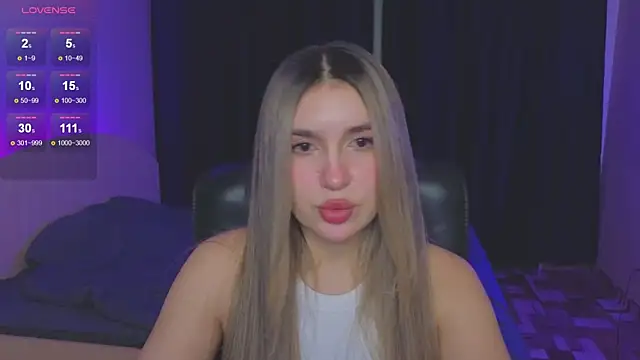 Snapshot of RoxyChill chatting on October 11, 2025, 9:27 pm RoxyChill online show from October 11, 2025, 9:27 pm