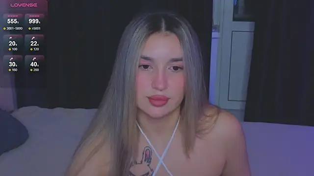 Snapshot of RoxyChill chatting on September 22, 2025, 7:53 pm RoxyChill online show from September 22, 2025, 7:53 pm