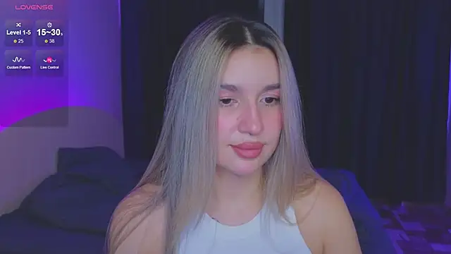 Snapshot of RoxyChill chatting on September 14, 2025, 7:58 pm RoxyChill online show from September 14, 2025, 7:58 pm