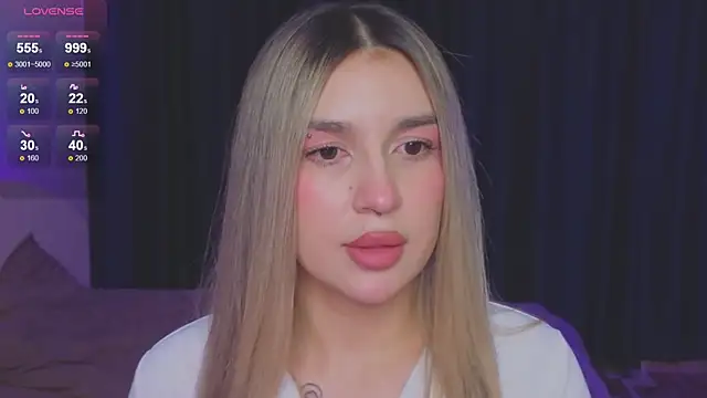 Snapshot of RoxyChill chatting on September 28, 2025, 8:38 pm RoxyChill online show from September 28, 2025, 8:38 pm