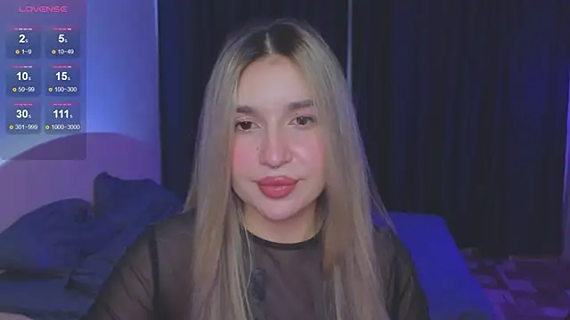 Snapshot of RoxyChill chatting on September 9, 2025, 11:03 pm RoxyChill online show from September 9, 2025, 11:03 pm