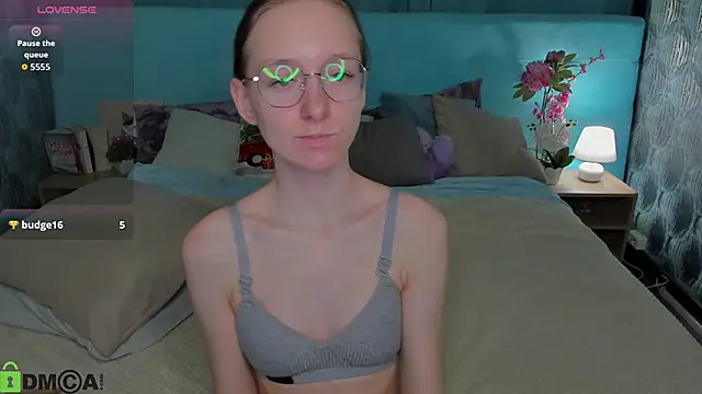 Mia E1fie online show from March 28, 2026, 12:00 am