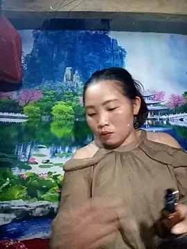 Snapshot of PhamPhung chatting on February 6, 2026, 3:19 pm PhamPhung online show from February 6, 2026, 3:19 pm