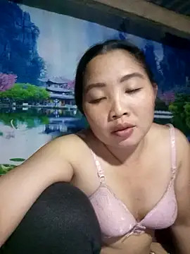 Snapshot of PhamPhung chatting on February 23, 2026, 1:33 pm PhamPhung online show from February 23, 2026, 1:33 pm