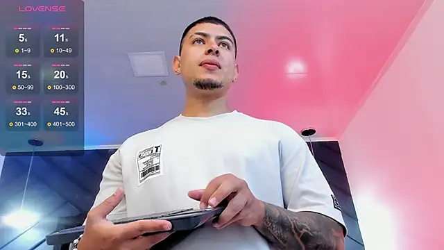 Snapshot of marco_garciia_ chatting on January 16, 2026, 11:09 pm marco garciia online show from January 16, 2026, 11:09 pm