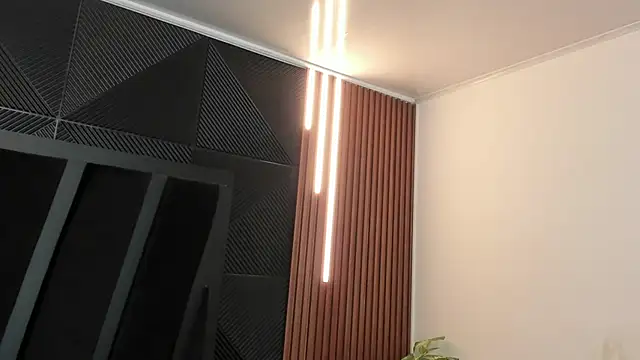 marco garciia  online show from October 2, 2025, 11:19 pm