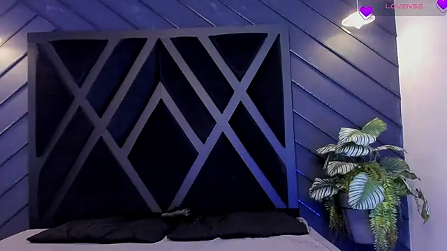 Snapshot of marco_garciia_ chatting on February 4, 2026, 11:11 pm marco garciia online show from February 4, 2026, 11:11 pm