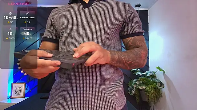 Snapshot of marco_garciia_ chatting on February 21, 2026, 11:07 pm marco garciia online show from February 21, 2026, 11:07 pm