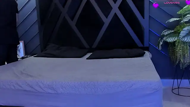 Snapshot of marco_garciia_ chatting on February 6, 2026, 11:12 pm marco garciia online show from February 6, 2026, 11:12 pm