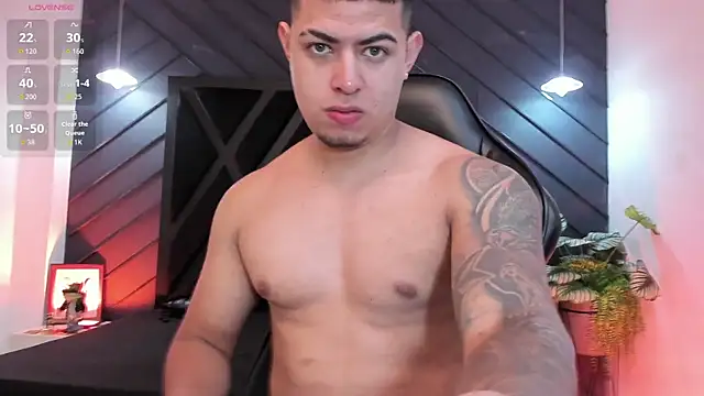 Snapshot of marco_garciia_ chatting on February 13, 2026, 11:16 pm marco garciia online show from February 13, 2026, 11:16 pm