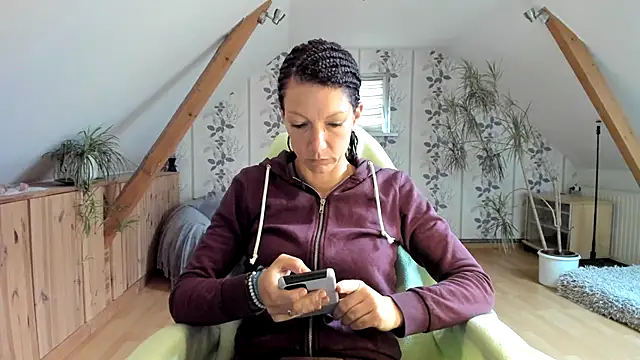 Axunamun online show from November 20, 2025, 8:37 am