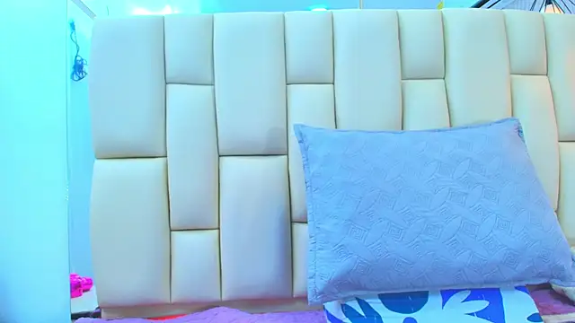 Snapshot of sweet_amye chatting on October 18, 2025, 7:16 pm sweet amye online show from October 18, 2025, 7:16 pm