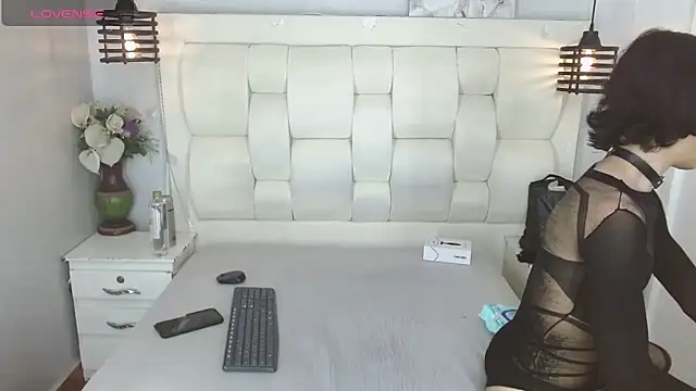 Atley Dolly online show from November 6, 2025, 8:57 pm