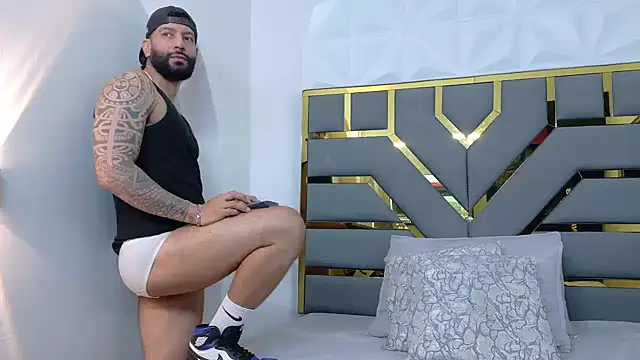 yorbymaxx online show from October 24, 2025, 12:59 pm