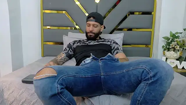 yorbymaxx online show from October 15, 2025, 2:14 pm