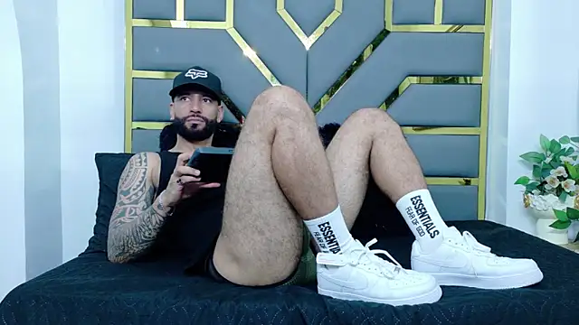 yorbymaxx online show from December 3, 2025, 2:16 pm