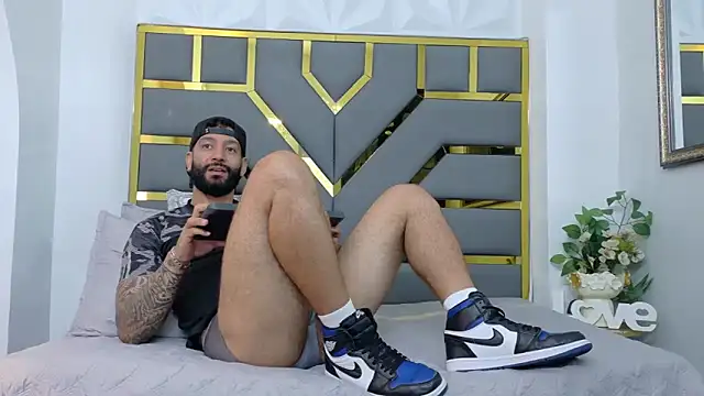 yorbymaxx online show from October 22, 2025, 2:16 pm