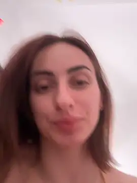 Snapshot of AuraPure chatting on November 17, 2025, 7:51 pm AuraPure online show from November 17, 2025, 7:51 pm