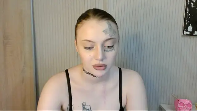 Snapshot of eva_sunshine_blue_eyes chatting on July 19, 2026, 9:33 pm eva sunshine blue eyes online show from July 19, 2026, 9:33 pm