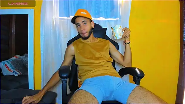 Alex bigcock11  online show from November 26, 2025, 3:12 pm