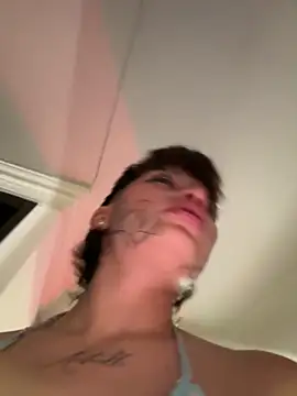 DayanaDG online show from April 16, 2026, 5:25 pm