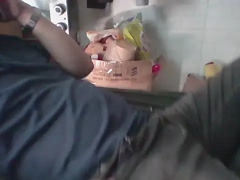 Snapshot of Boy_kuto77 chatting on January 7, 2026, 4:06 am Boy kuto77 online show from January 7, 2026, 4:06 am