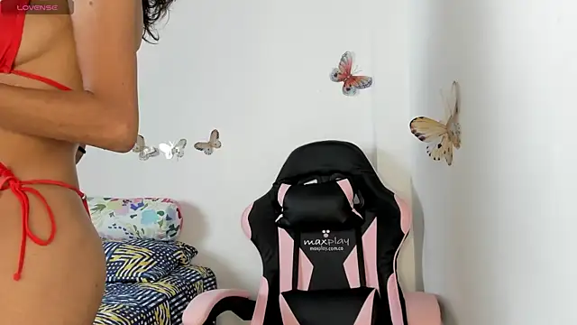 mari-ross online show from October 26, 2025, 1:39 am