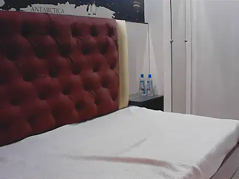 elize   online show from November 20, 2025, 3:29 am