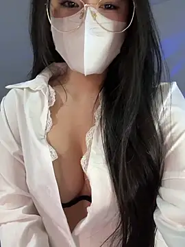 Donna11 online show from February 5, 2026, 1:34 am