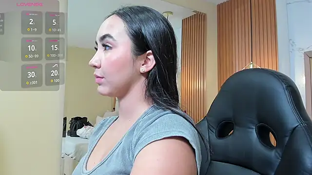 Snapshot of julieta_rosee chatting on June 1, 2026, 10:31 pm julieta rosee online show from June 1, 2026, 10:31 pm