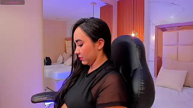 Snapshot of julieta_rosee chatting on May 2, 2026, 9:53 pm julieta rosee online show from May 2, 2026, 9:53 pm
