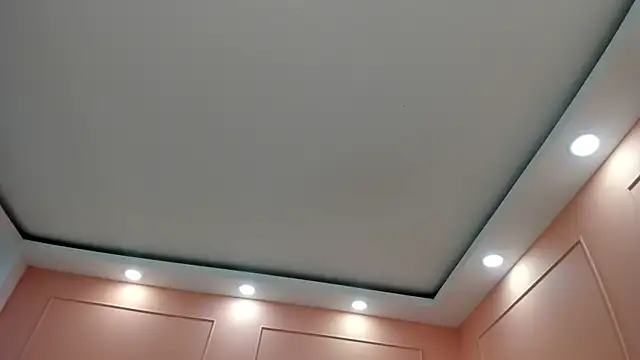 julieta rosee online show from September 15, 2025, 10:43 pm