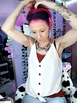 Purple2StayThnxx online show from October 10, 2025, 1:01 pm