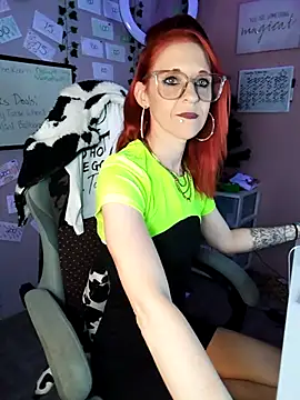 Purple2StayThnxx online show from November 27, 2025, 10:54 pm