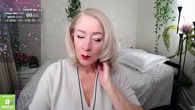 hunters woman online show from September 30, 2025, 3:40 pm