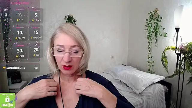 hunters woman online show from October 17, 2025, 1:57 pm