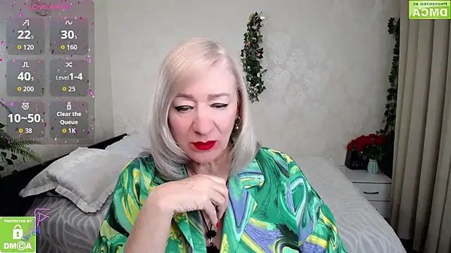 hunters woman online show from April 8, 2026, 6:53 pm