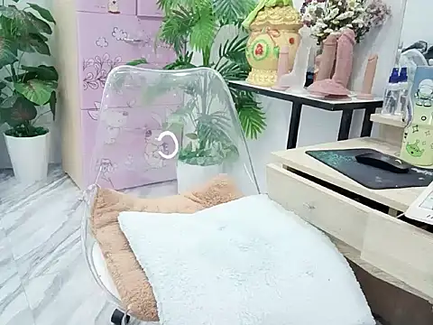 Lyly-2k5 online show from December 17, 2025, 1:21 am