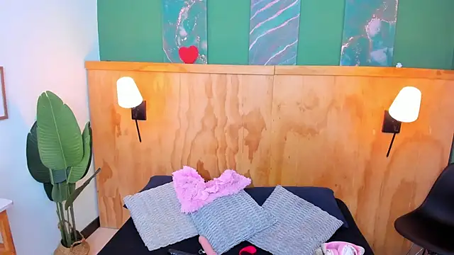 Snapshot of milavega_ chatting on October 21, 2025, 12:26 pm milavega online show from October 21, 2025, 12:26 pm