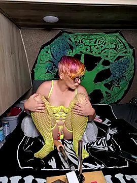 amymatthews92 online show from June 12, 2026, 3:48 am