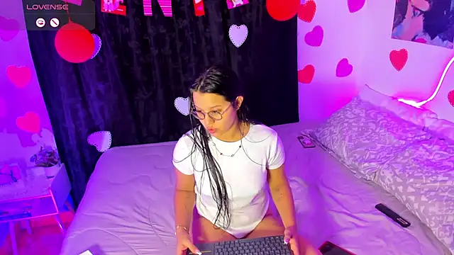 Dilan and Mia online show from February 18, 2026, 4:32 am