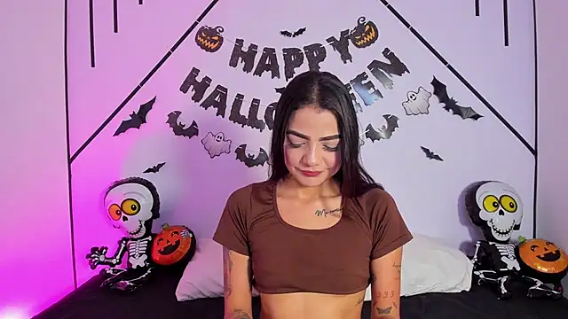 MiahCornell  online show from November 1, 2025, 7:08 pm